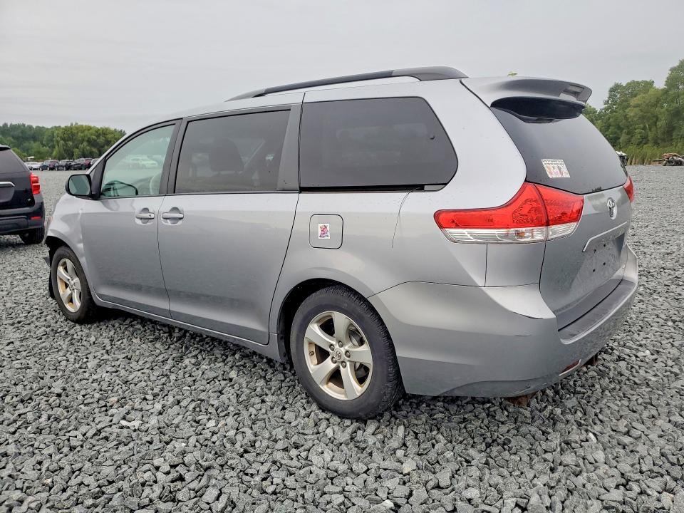Photo 2 from auction – 2013 TOYOTA SIENNA with VIN 5TDKK3DC3DS298507