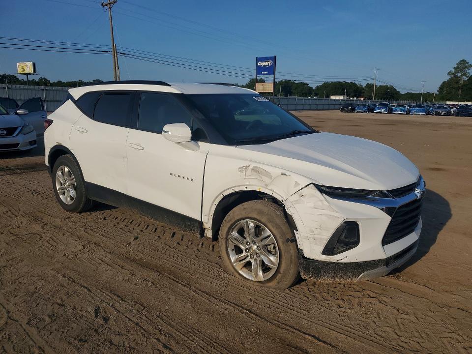 Photo 4 from auction – 2021 CHEVROLET BLAZER with VIN 3GNKBCRS5MS544752