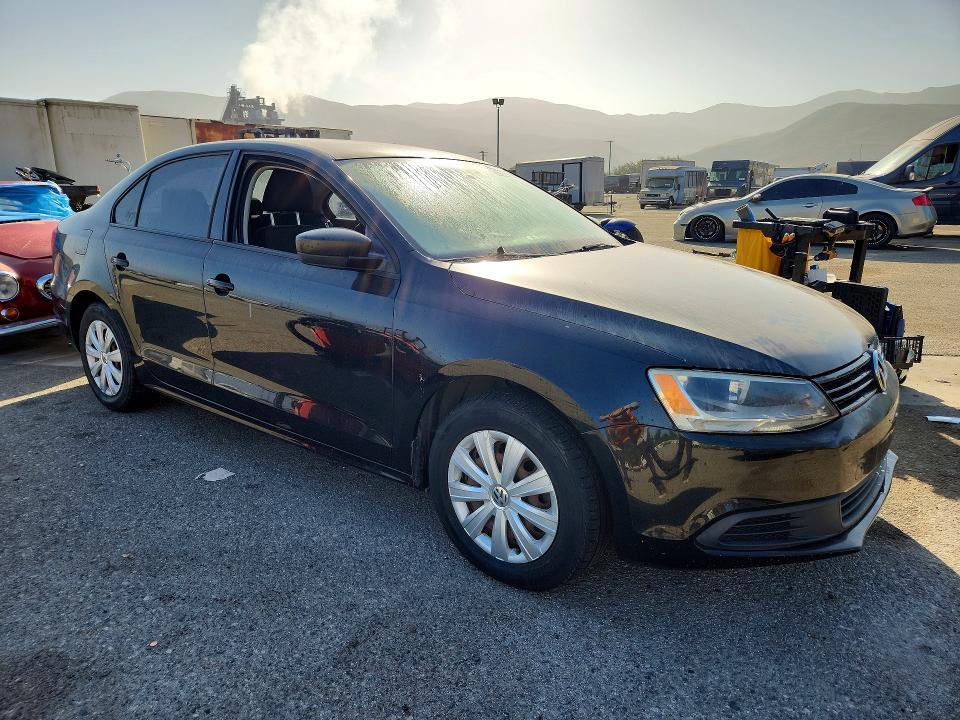Photo 4 from auction – 2013 VOLKSWAGEN JETTA with VIN 3VW1K7AJ4DM412209