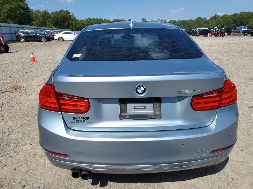 Photo 6 from auction – 2012 BMW 328 with VIN WBA3A5C54CF344864