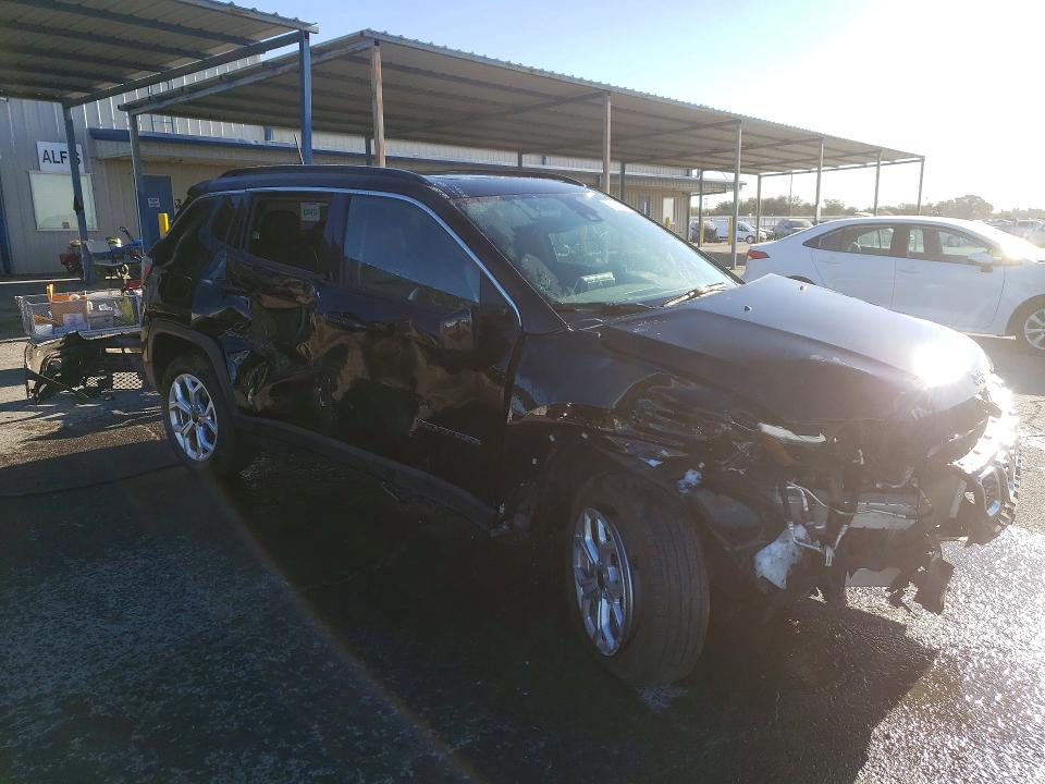 Photo 4 from auction – 2025 JEEP COMPASS with VIN 3C4NJDBN5ST550206