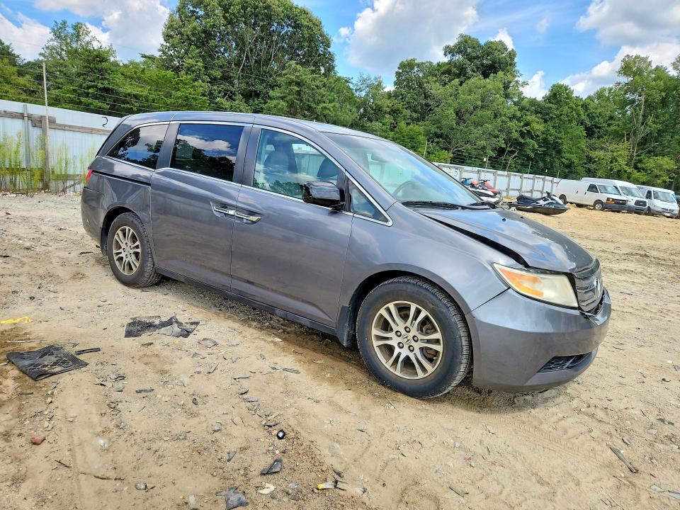 Photo 4 from auction – 2011 HONDA ODYSSEY with VIN 5FNRL5H64BB103401