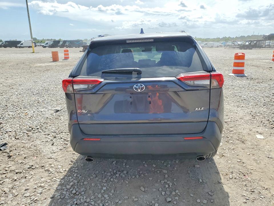 Photo 6 from auction – 2024 TOYOTA RAV4 with VIN 2T3W1RFV4RW303516