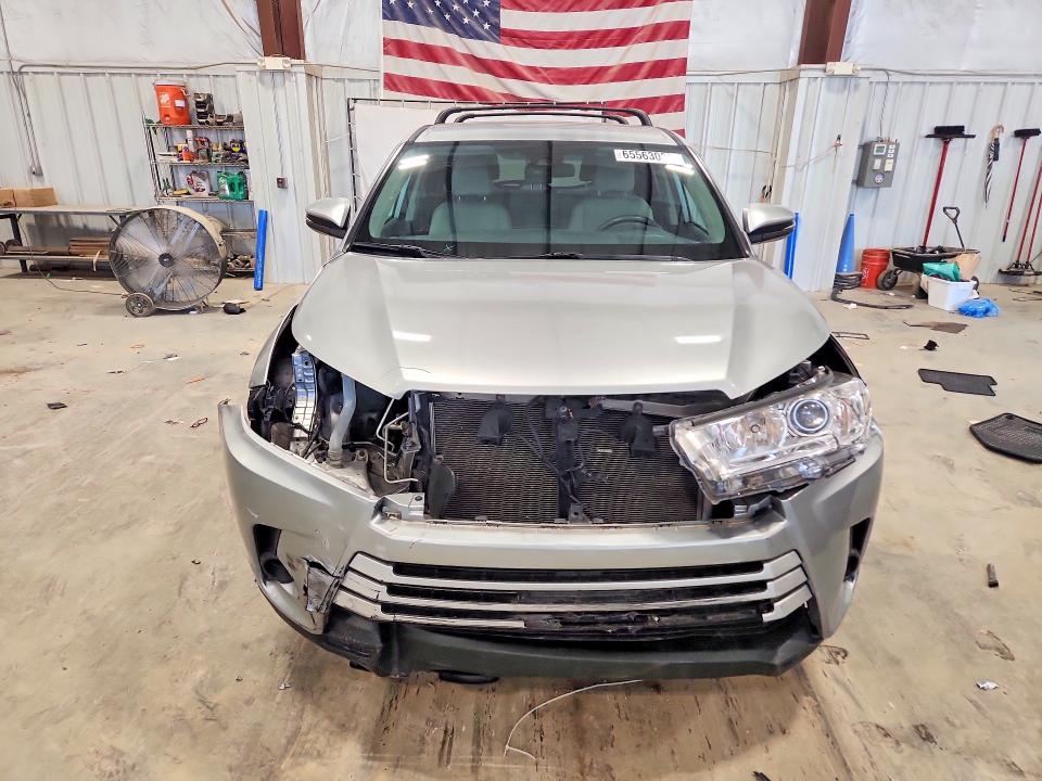 Photo 5 from auction – 2018 TOYOTA HIGHLANDER with VIN 5TDBZRFHXJS908633