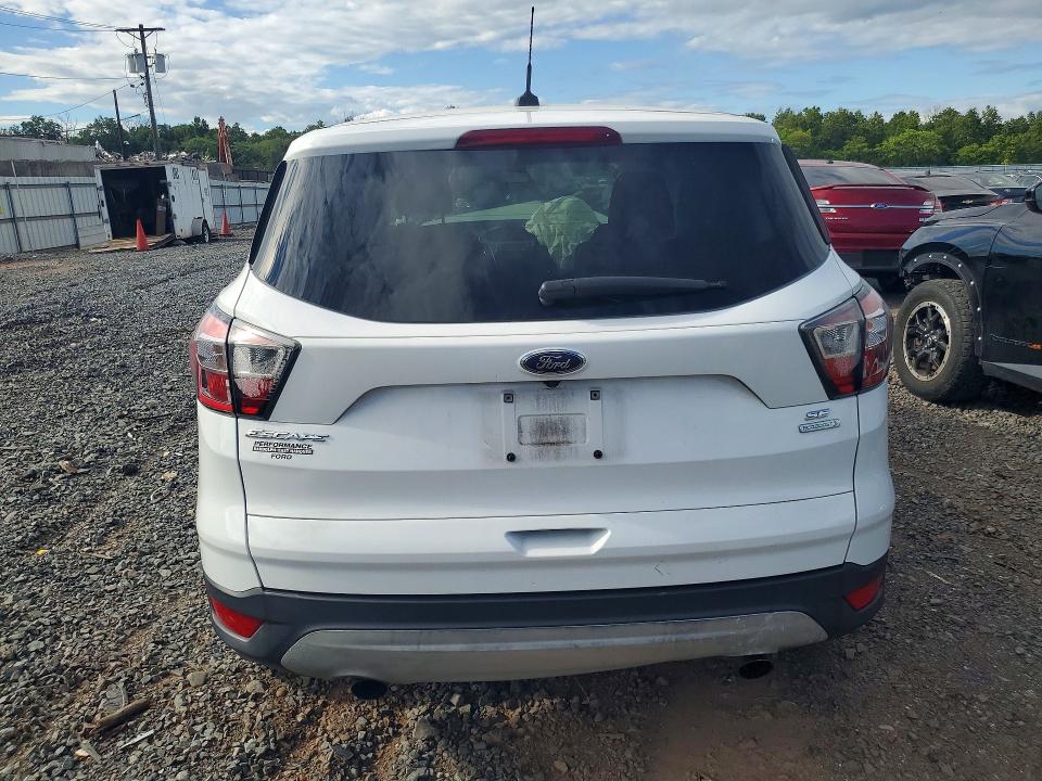 Photo 6 from auction – 2017 FORD ESCAPE with VIN 1FMCU0GD1HUA87711