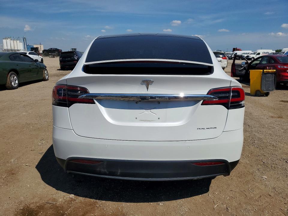 Photo 6 from auction – 2020 TESLA MODEL X with VIN 5YJXCAE21LF238581