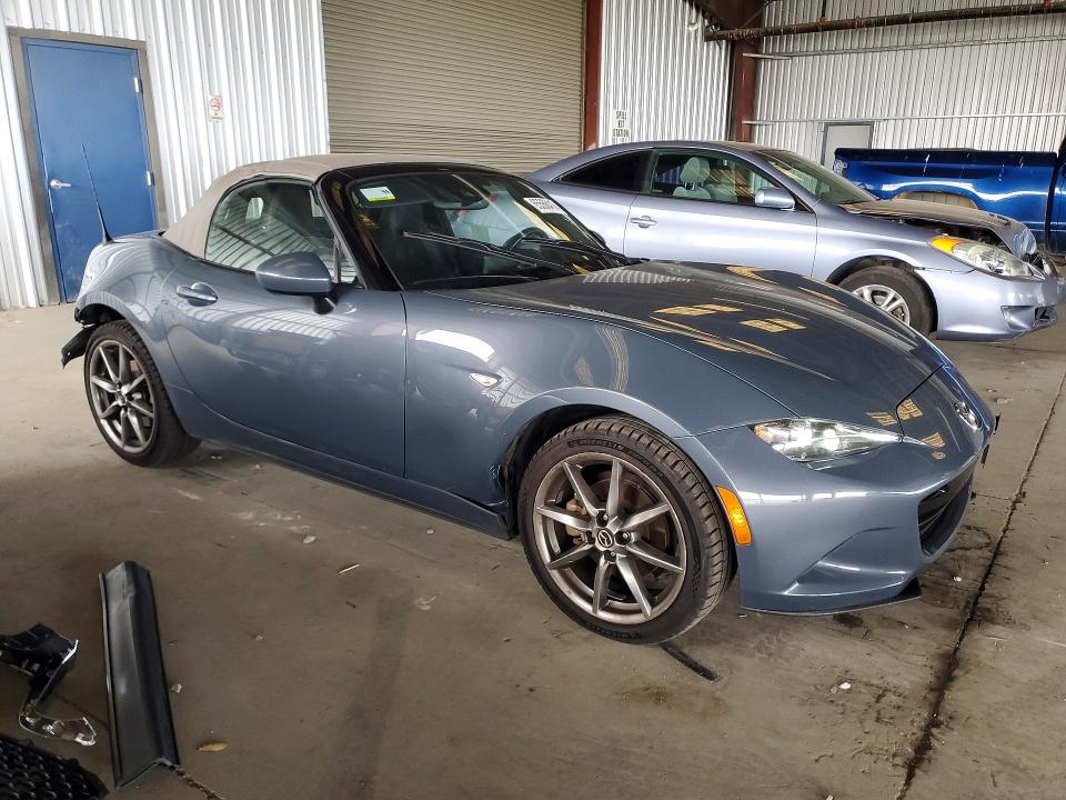 Photo 4 from auction – 2021 MAZDA MX-5 MIATA with VIN JM1NDAD71M0450656