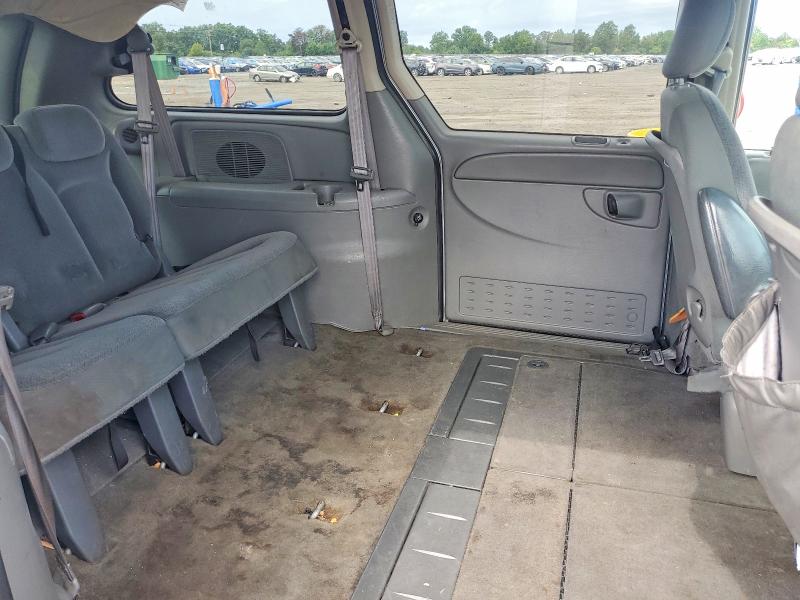 Photo 11 from auction – 2005 DODGE GRAND CARAVAN with VIN 2D4GP44L85R529038