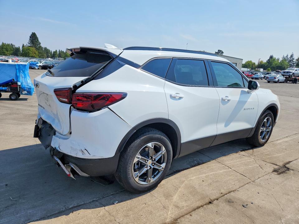 Photo 3 from auction – 2024 CHEVROLET BLAZER with VIN 3GNKBHR49RS162634
