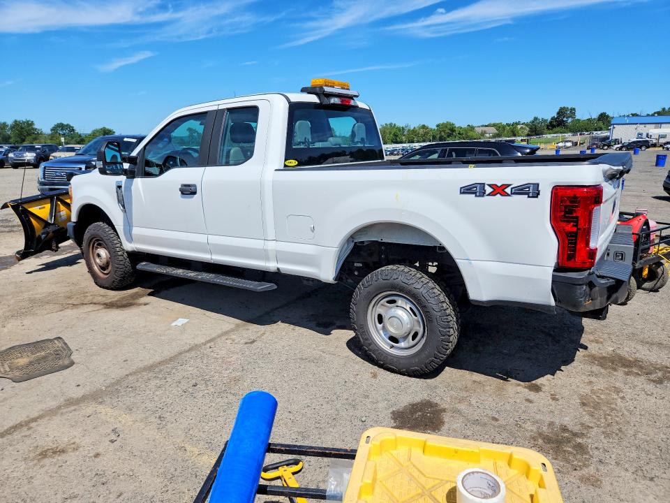Photo 2 from auction – 2017 FORD F250 with VIN 1FT7X2B65HEB23444