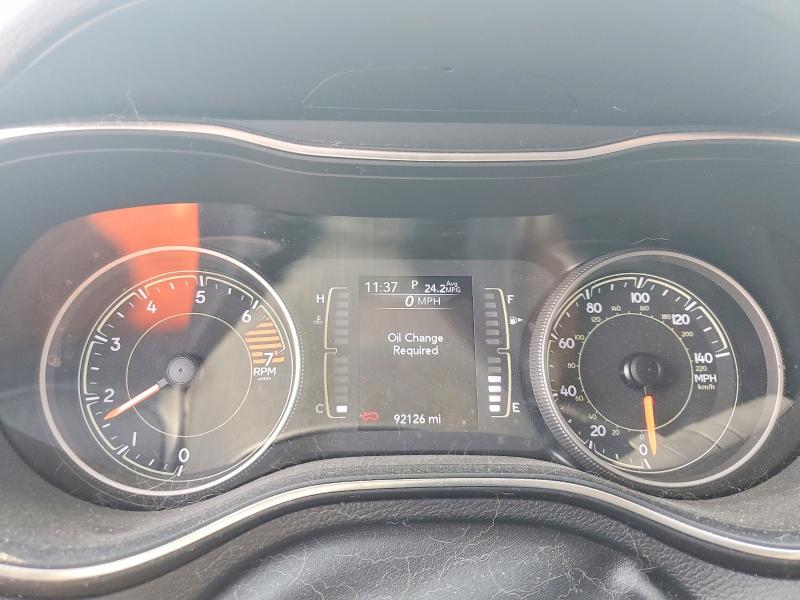 Снимка 9 от търг – 2019 JEEP CHEROKEE с VIN 1C4PJLLB6KD324396