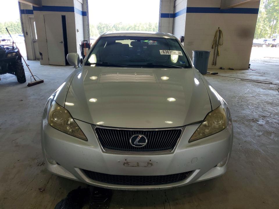 Photo 5 from auction – 2008 LEXUS IS with VIN JTHCK262885021297