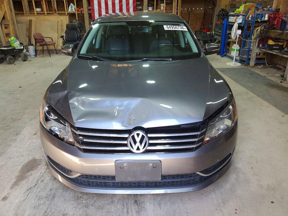 Photo 5 from auction – 2014 VOLKSWAGEN PASSAT with VIN 1VWAT7A3XEC095893