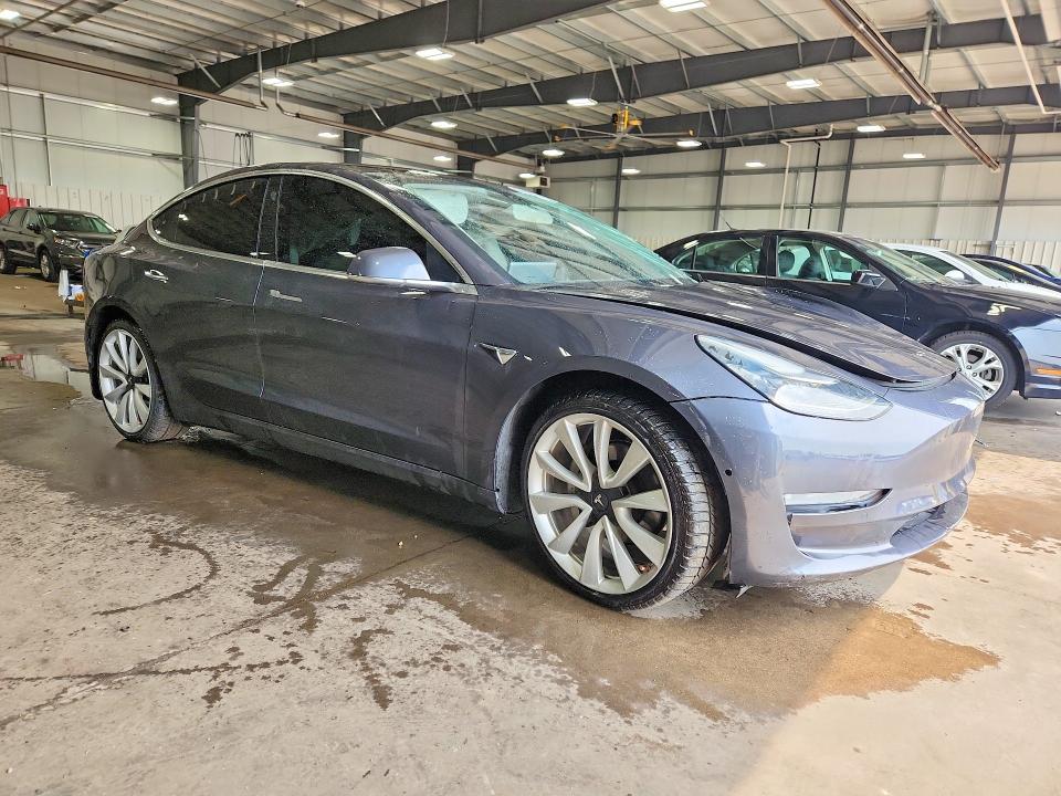 Photo 4 from auction – 2018 TESLA MODEL 3 with VIN 5YJ3E1EA5JF153286