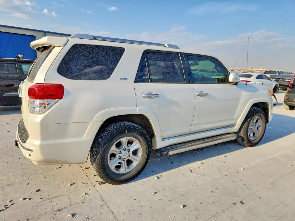 Photo 3 from auction – 2013 TOYOTA 4RUNNER with VIN JTEZU5JR3D5052488