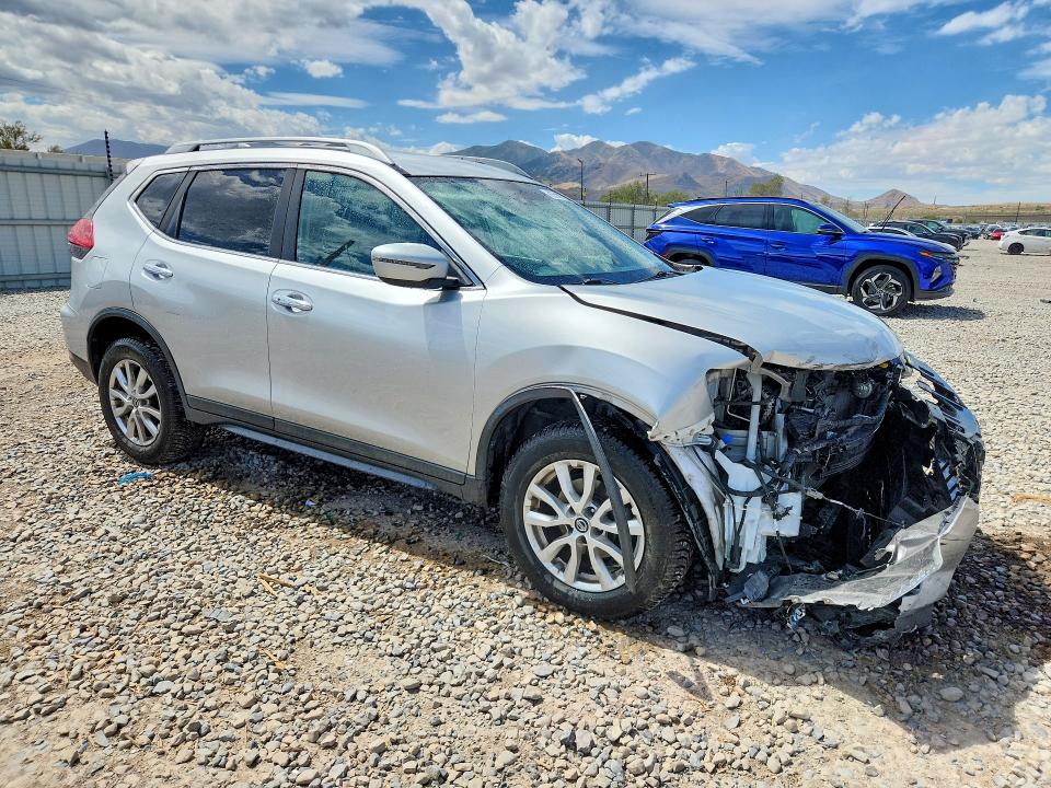 Photo 4 from auction – 2019 NISSAN ROGUE with VIN 5N1AT2MV5KC731906
