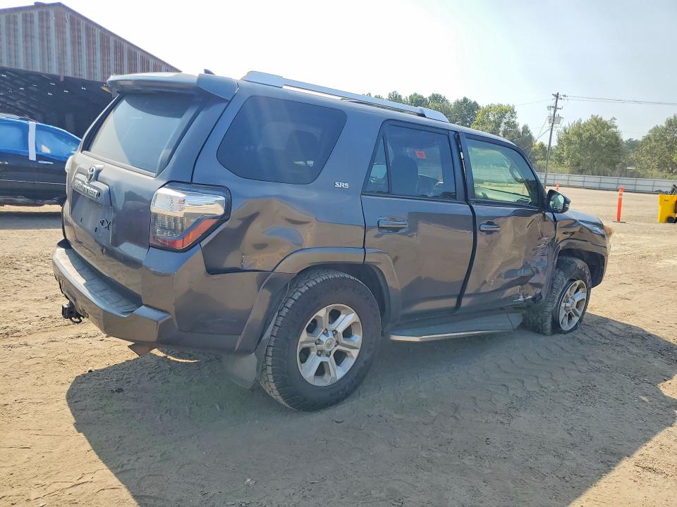 Photo 3 from auction – 2015 TOYOTA 4RUNNER with VIN JTEZU5JR0F5103836
