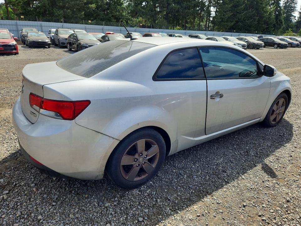 Photo 3 from auction – 2010 KIA FORTE with VIN KNAFU6A27A5258213