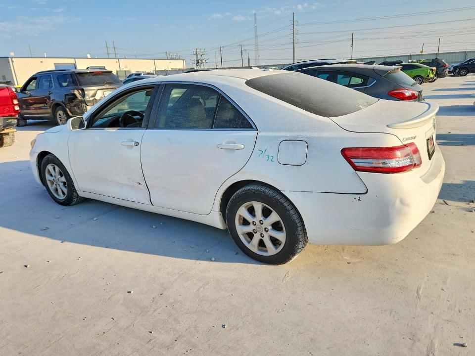 Photo 2 from auction – 2011 TOYOTA CAMRY with VIN 4T1BF3EK3BU760854