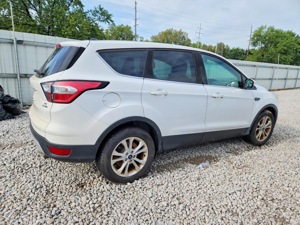 Photo 3 from auction – 2017 FORD ESCAPE with VIN 1FMCU9G92HUC88842