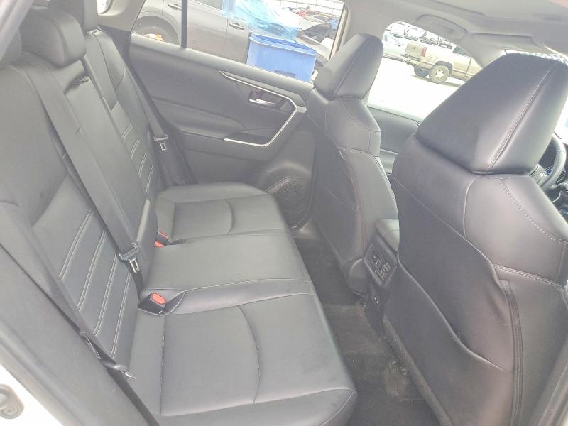 Photo 11 from auction – 2022 TOYOTA RAV4 with VIN 4T3B6RFV8NU092718