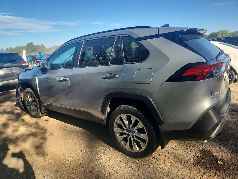 Photo 2 from auction – 2020 TOYOTA RAV4 with VIN 2T3D1RFV9LC120774