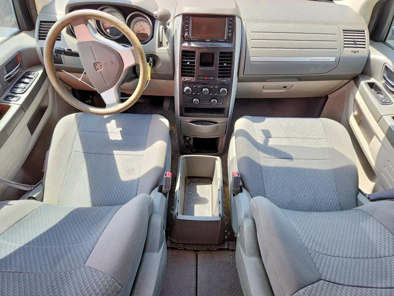 Photo 8 from auction – 2010 DODGE GRAND CARAVAN with VIN 2D4RN4DE7AR125383