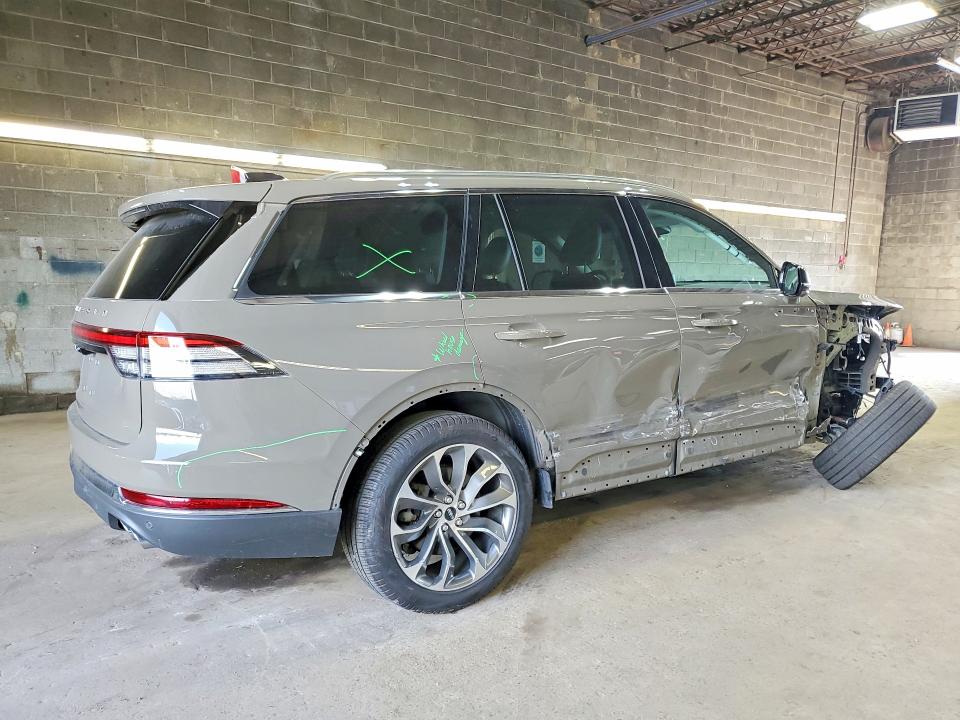 Photo 3 from auction – 2025 LINCOLN AVIATOR with VIN 5LM5J7XC3SGL20427