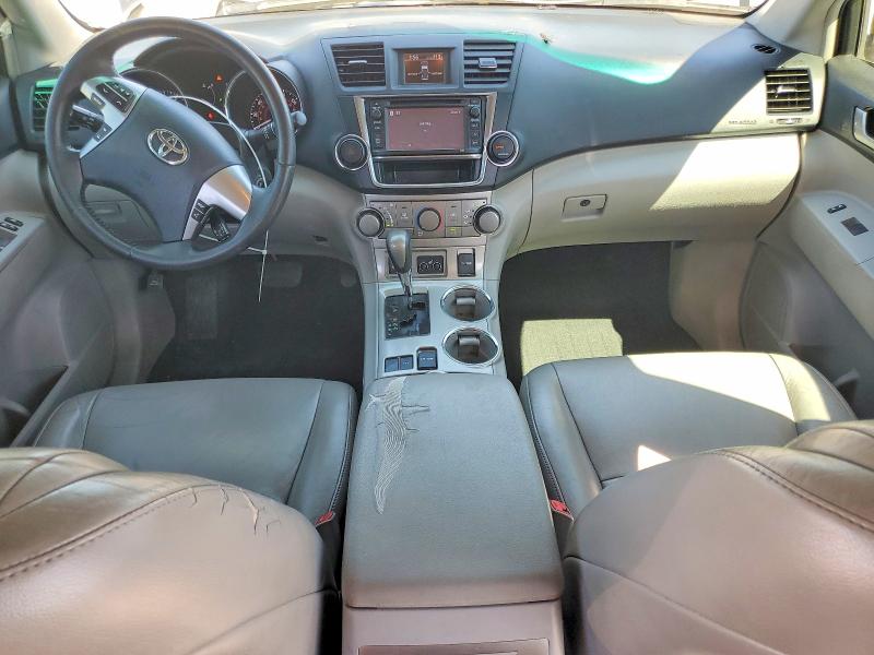 Photo 8 from auction – 2013 TOYOTA HIGHLANDER with VIN 5TDZK3EHXDS126029