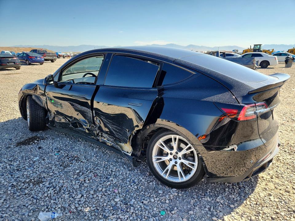 Photo 2 from auction – 2020 TESLA MODEL Y with VIN 5YJYGDEE5LF049937