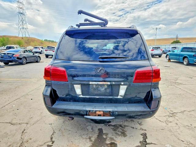 Photo 6 from auction – 2010 LEXUS LX with VIN JTJHY7AX5A4050450