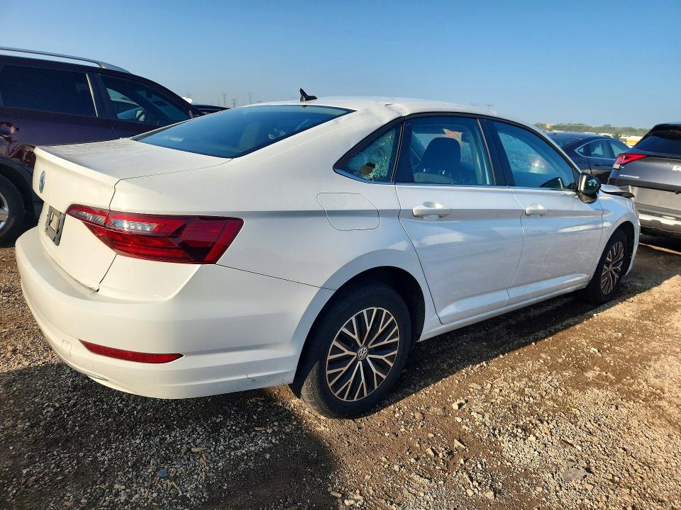 Photo 3 from auction – 2021 VOLKSWAGEN JETTA with VIN 3VWC57BU2MM083955
