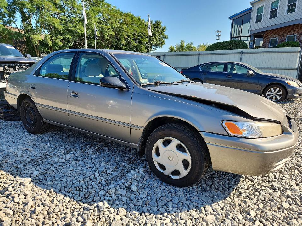 Photo 4 from auction – 1998 TOYOTA CAMRY with VIN 4T1BF22K4WU074360