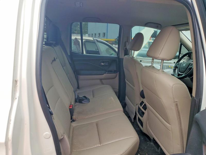 Photo 10 from auction – 2017 HONDA RIDGELINE with VIN 5FPYK2F55HB007235