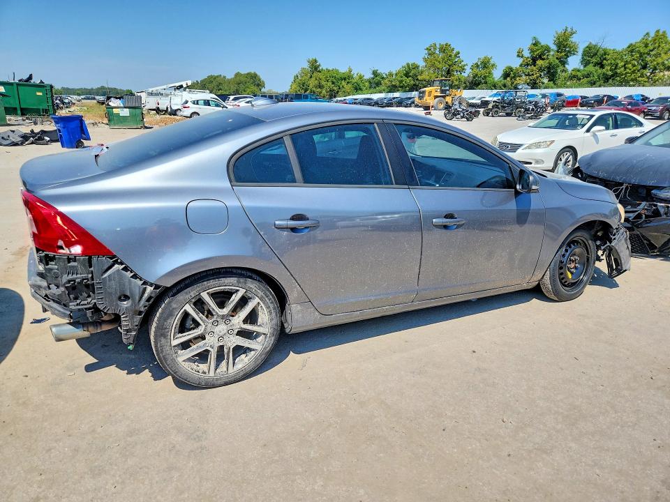 Photo 3 from auction – 2017 VOLVO S60 with VIN YV126MFL7H2422518