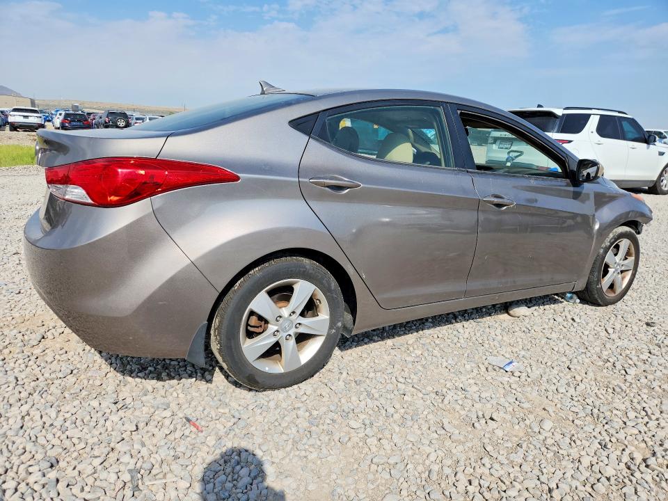 Photo 3 from auction – 2013 HYUNDAI ELANTRA with VIN 5NPDH4AE4DH306574