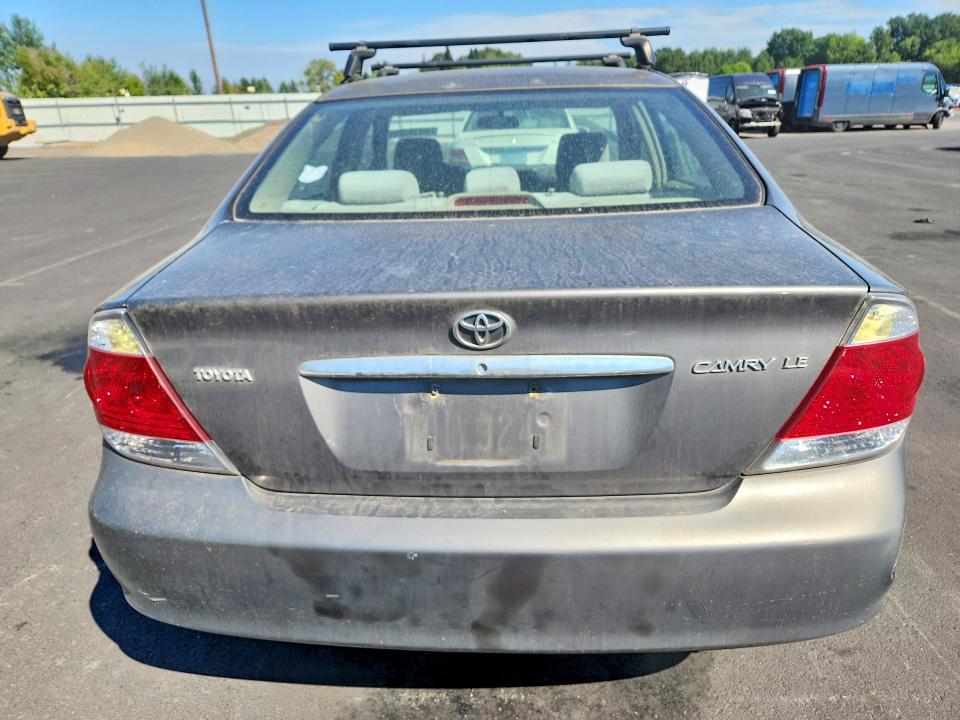 Photo 6 from auction – 2005 TOYOTA CAMRY with VIN 4T1BE32K05U995658