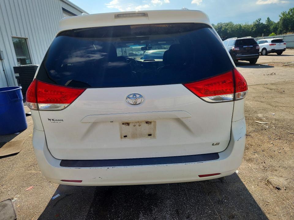 Photo 6 from auction – 2014 TOYOTA SIENNA with VIN 5TDKK3DC3ES484842