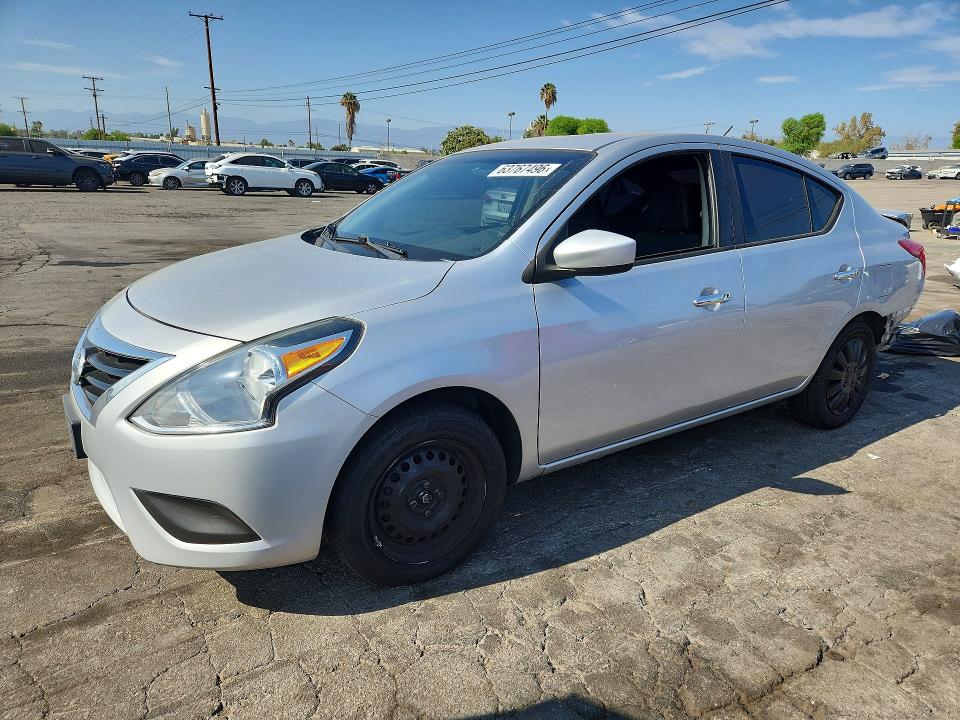NISSAN VERSA 2015 مع رقم تعريف المركبة 3N1CN7AP8FL835524 - صورة من المزاد