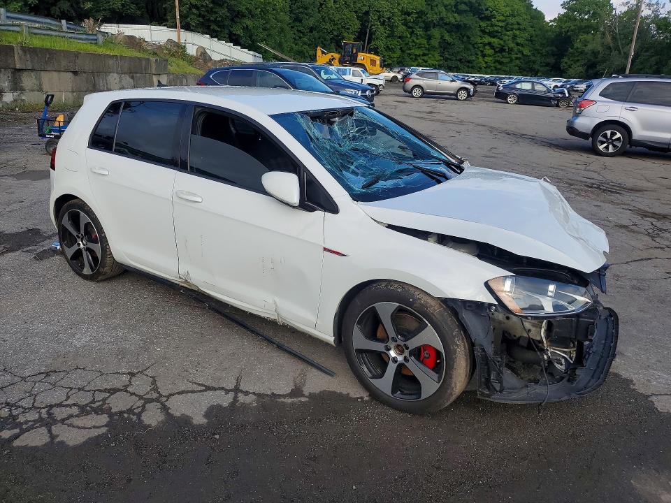 Photo 4 from auction – 2017 VOLKSWAGEN GTI with VIN 3VW4T7AU9HM045642