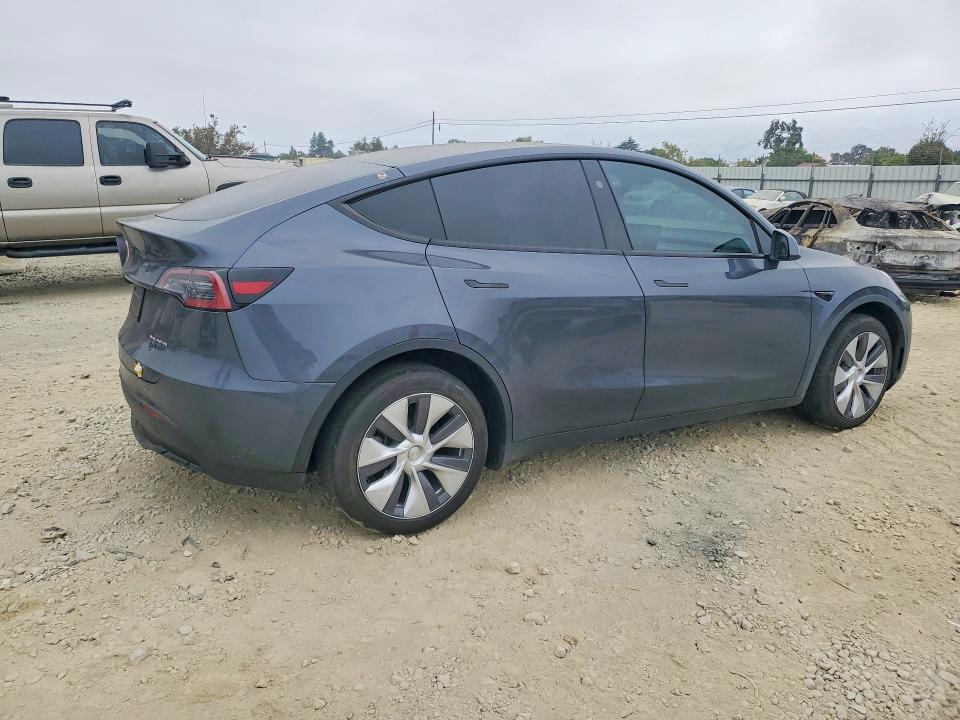 Photo 3 from auction – 2023 TESLA MODEL Y with VIN 7SAYGDEE6PF916285