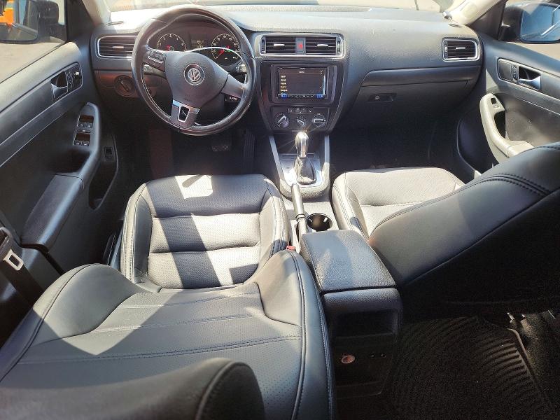 Photo 8 from auction – 2011 VOLKSWAGEN JETTA with VIN 3VWDZ7AJ2BM357913