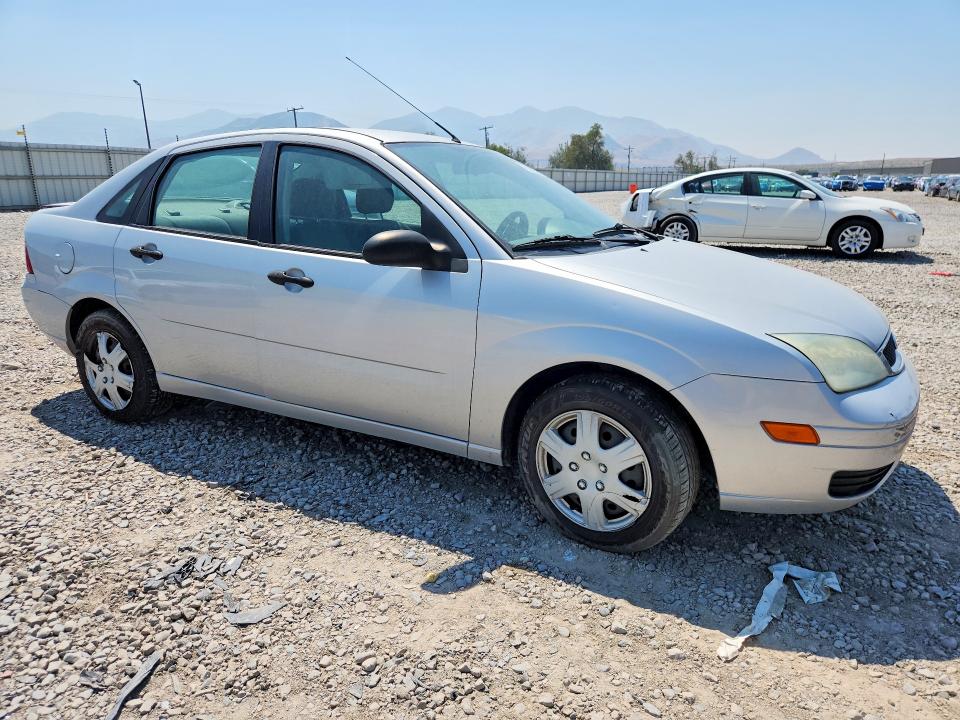 Photo 4 from auction – 2005 FORD FOCUS with VIN 1FAFP34N35W304415