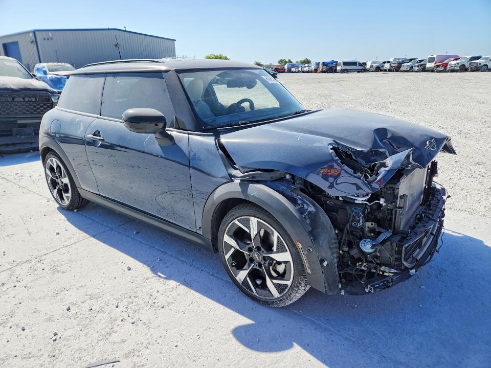 Photo 4 from auction – 2025 MINI COOPER with VIN WMW23GD02S2W72908