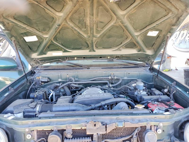 Photo 11 from auction – 2004 TOYOTA SEQUOIA with VIN 5TDBT48A74S229587