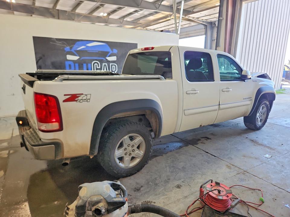 Photo 3 from auction – 2011 GMC SIERRA with VIN 3GTP2WE35BG209005