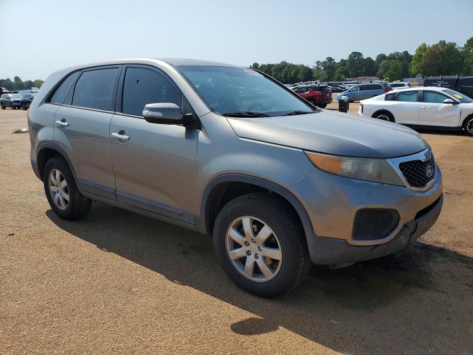 Photo 4 from auction – 2011 KIA SORENTO with VIN 5XYKT3A17BG034815