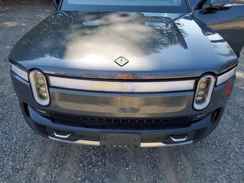 Photo 11 from auction – 2022 RIVIAN R1T with VIN 7FCTGAAA9NN011282