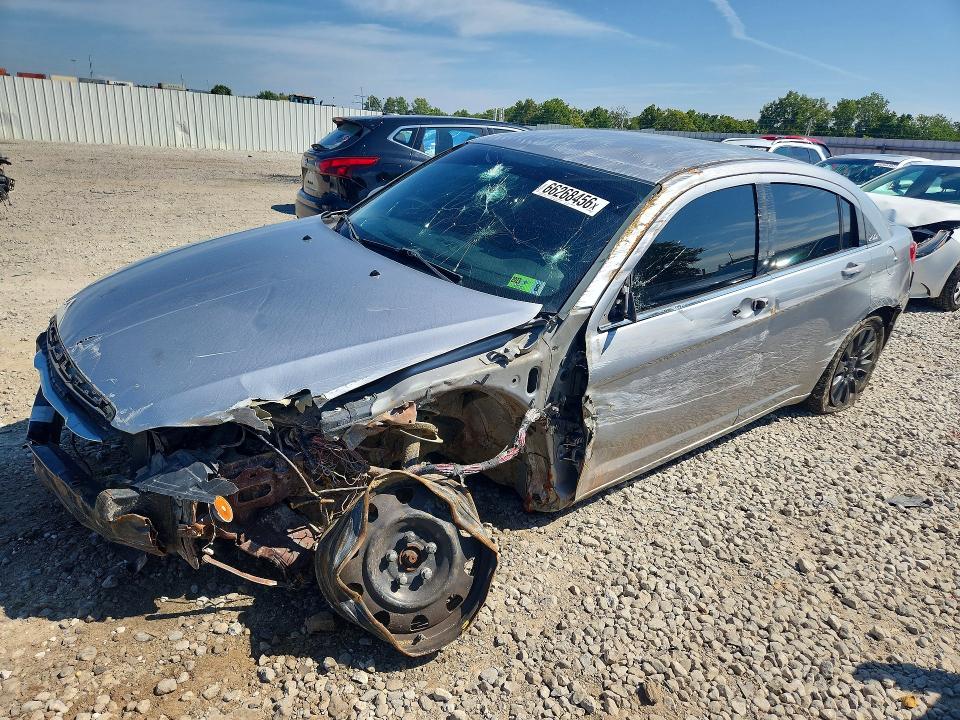 CHRYSLER 200 2014 с VIN 1C3CCBABXEN207994 - Снимка от търг