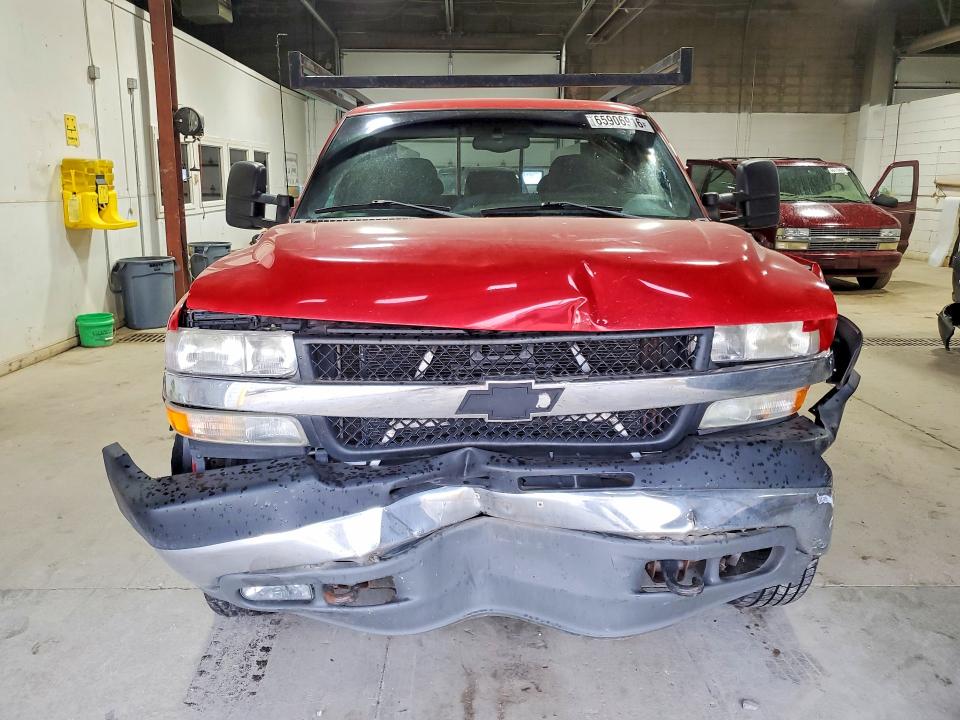 Photo 5 from auction – 2002 CHEVROLET SILVERADO with VIN 1GCHK29U62Z202872